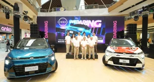 Nissan Kicks e-POWER สองคันพร้อมผู้ร่วมงานในกิจกรรมเปิดตัวที่ประเทศฟิลิปปินส์