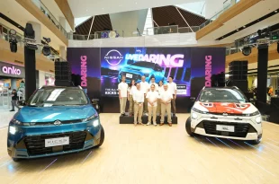 Nissan Kicks e-POWER สองคันพร้อมผู้ร่วมงานในกิจกรรมเปิดตัวที่ประเทศฟิลิปปินส์