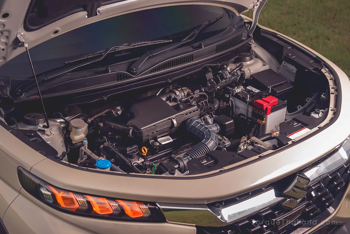ห้องเครื่อง SUZUKI FRONX ห้องเครื่องยนต์ของ SUZUKI FRONX เมื่อเปิดฝากระโปรง