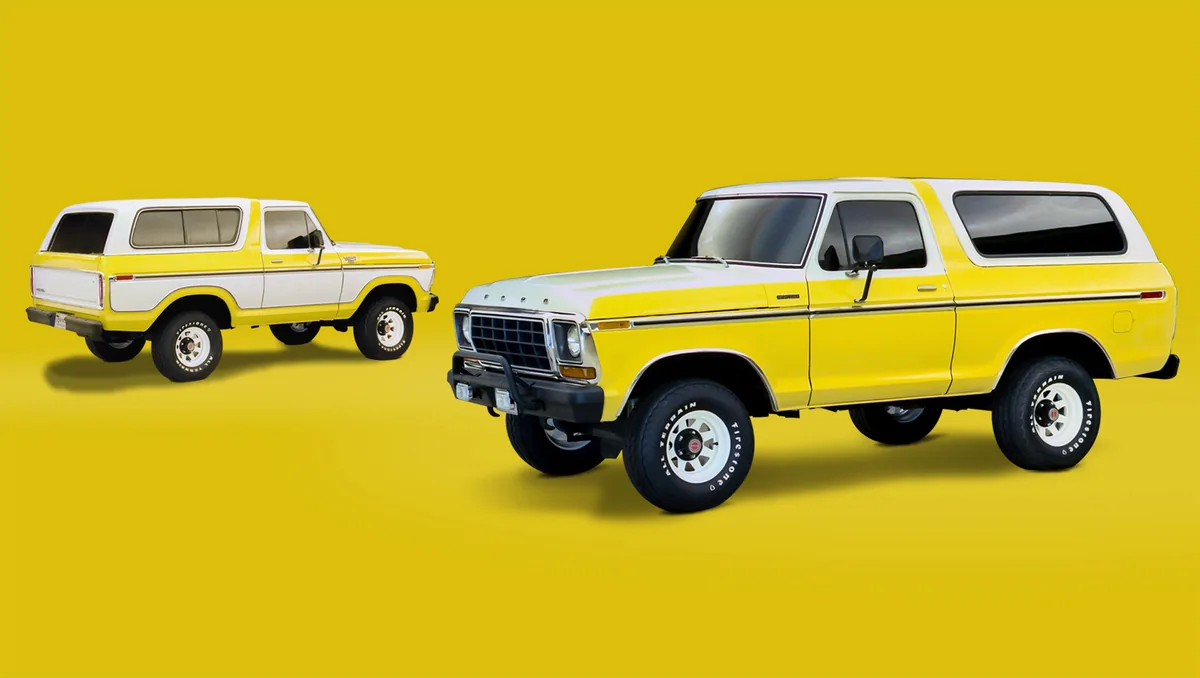 Ford Bronco เจเนอเรชันที่ 2 สีเหลืองขาว แสดงมุมหน้าเฉียงและด้านท้าย Ford Bronco เจเนอเรชันที่ 2 สีเหลืองขาว แสดงมุมหน้าเฉียงและด้านท้าย