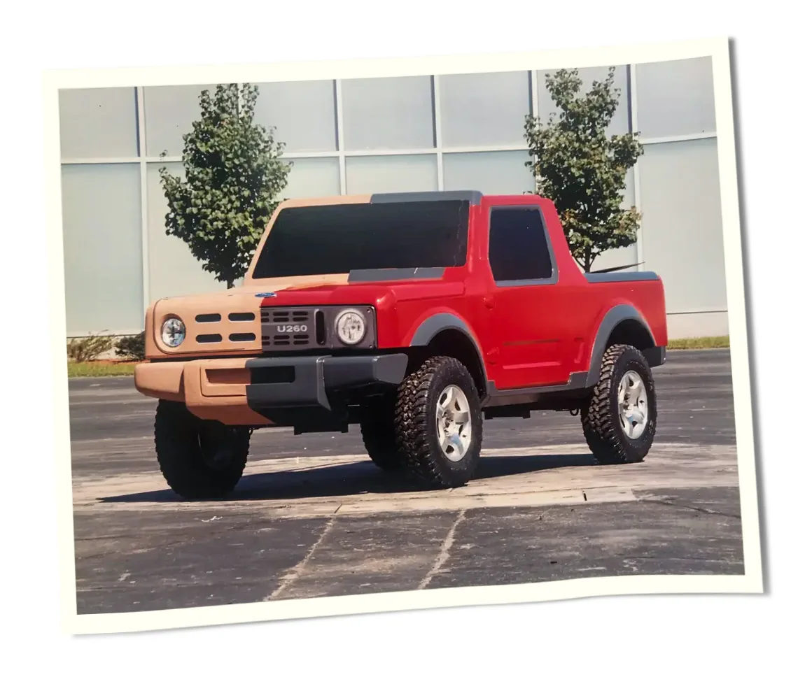 ต้นแบบ Ford Bronco U260 ปี 1999 สีแดง มุมหน้าเฉียง ต้นแบบ Ford Bronco U260 ปี 1999 สีแดง มุมหน้าเฉียง