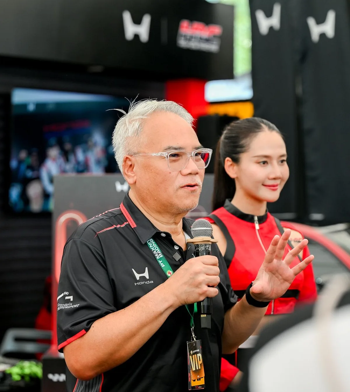 นายอโณทัย เอี่ยมลำเนา ประธานจัดการแข่งขัน นายอโณทัย เอี่ยมลำเนา ประธานจัดการแข่งขัน Honda One Make Race 2027
