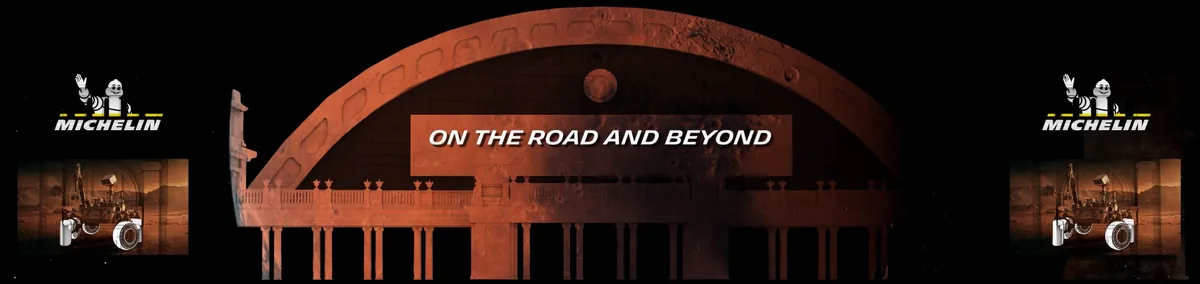 Michelin Lights Up แนวคิด On the Road and Beyond ภาพจำลอง Projection Mapping โทนสีน้ำตาลส้มบนอาคารหัวลำโพง พร้อมข้อความ On the Road and Beyond และภาพยานสำรวจ