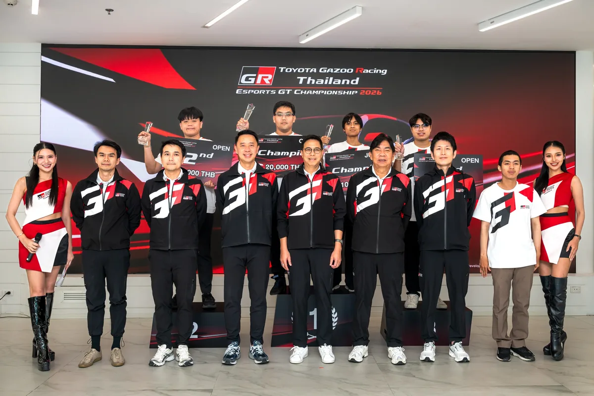 ภาพหมู่พิธีมอบรางวัล Toyota Gazoo Racing Esports ภาพหมู่ผู้เข้าร่วมงานและผู้ได้รับรางวัลบนเวที Toyota Gazoo Racing Thailand Esports GT Championship 2026